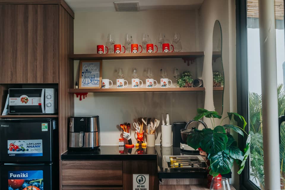 Kitchen & dining